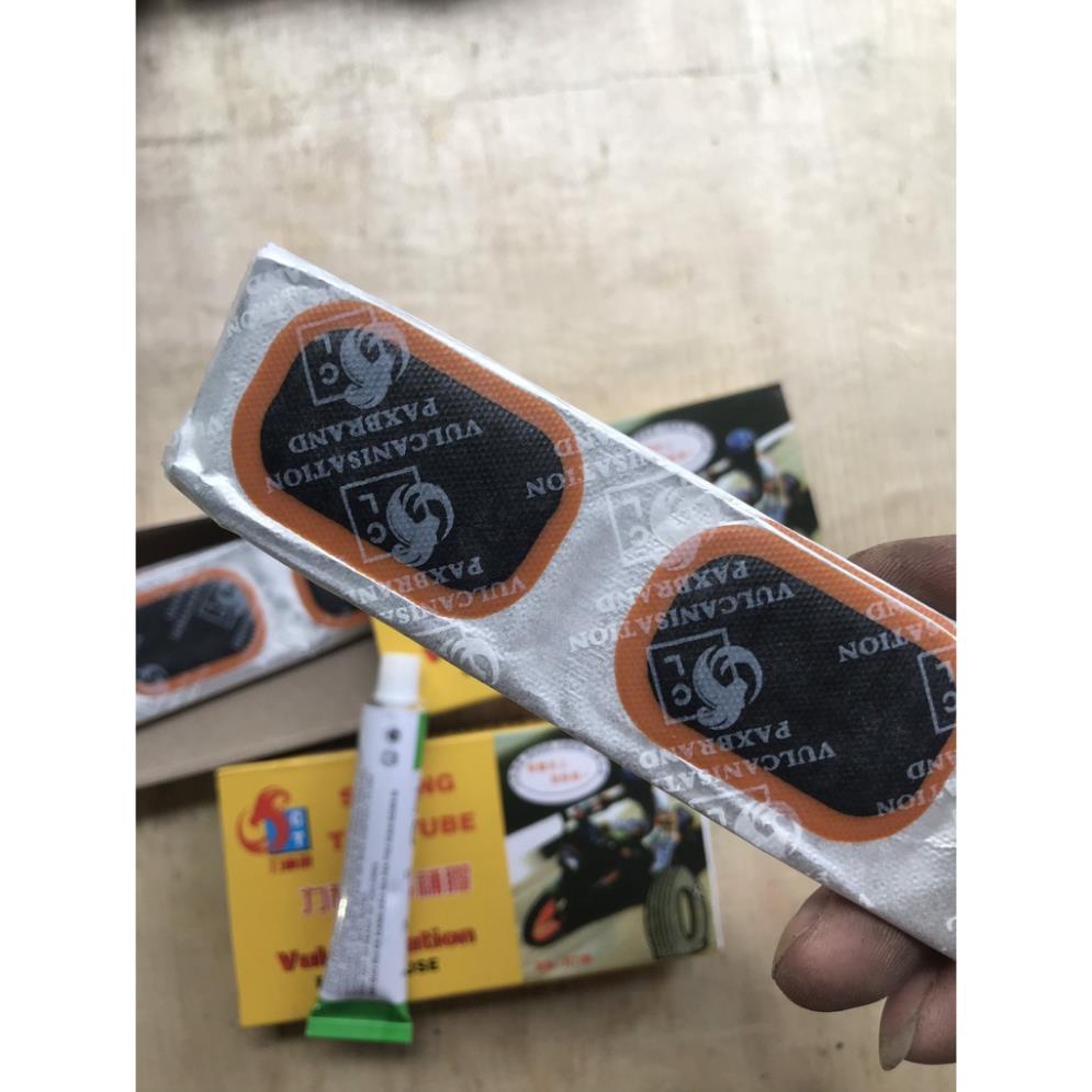 Hộp  nhựa bộ 24 miếng vá xe dạp + 1 tuýp keo dán cao su