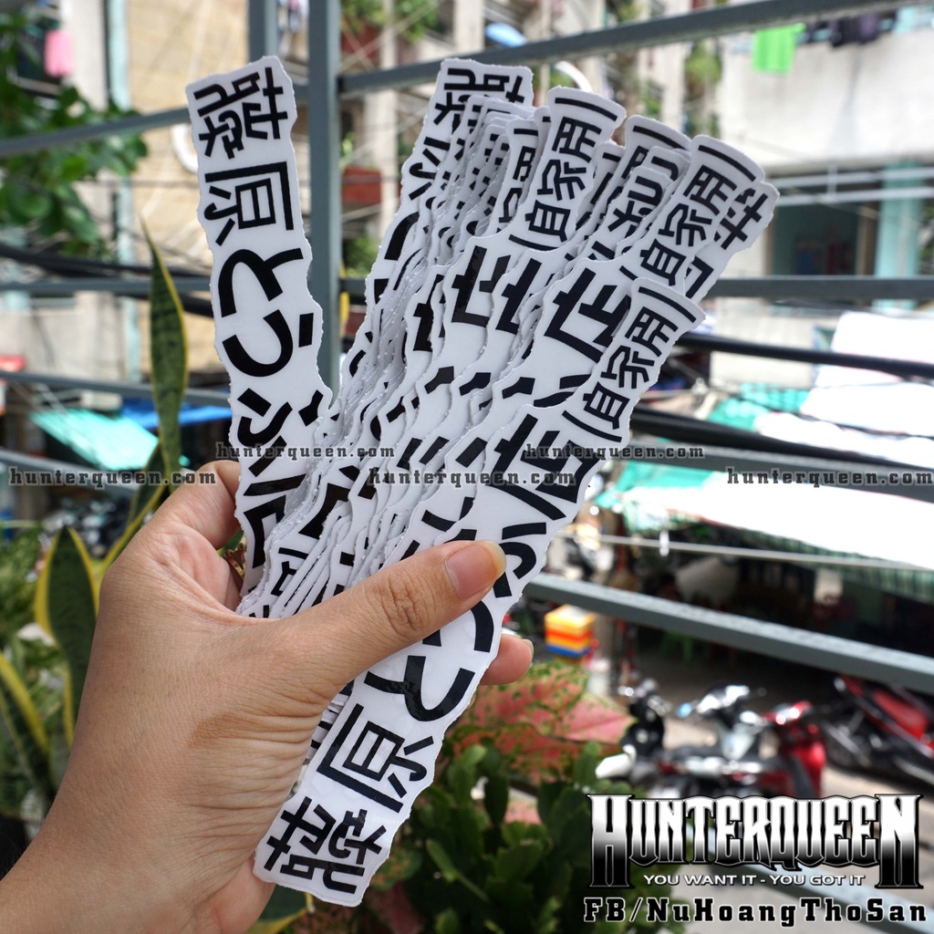Sticker chữ Nhật Bản màu đen nền trong suốt. Không dán lên nền đen và nền màu tối. Chống nước, không bay màu