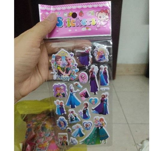 Hình dán nổi hình Elsa