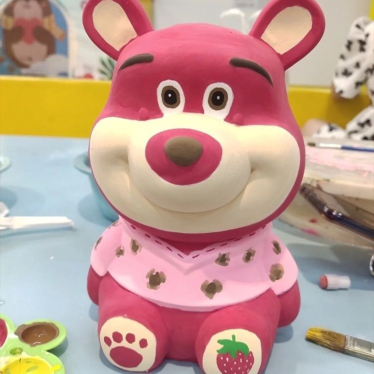 Đồ chơi tự làm bằng tay Sơn màu Piggy Jar Dâu tây Gấu Vinyl Men Doll Doodle Piggy Jar Non-Thạch cao Doll Sơn màu Đồ chơi tự làm bằng tay