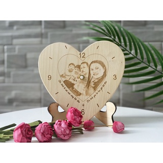 Đồng hồ trái tim gỗ khắc hình