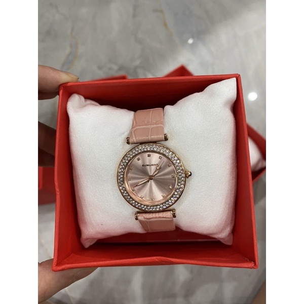 Đồng hồ nữ sunlight dây da hồng 2 viền đá vàng rose mã 69109