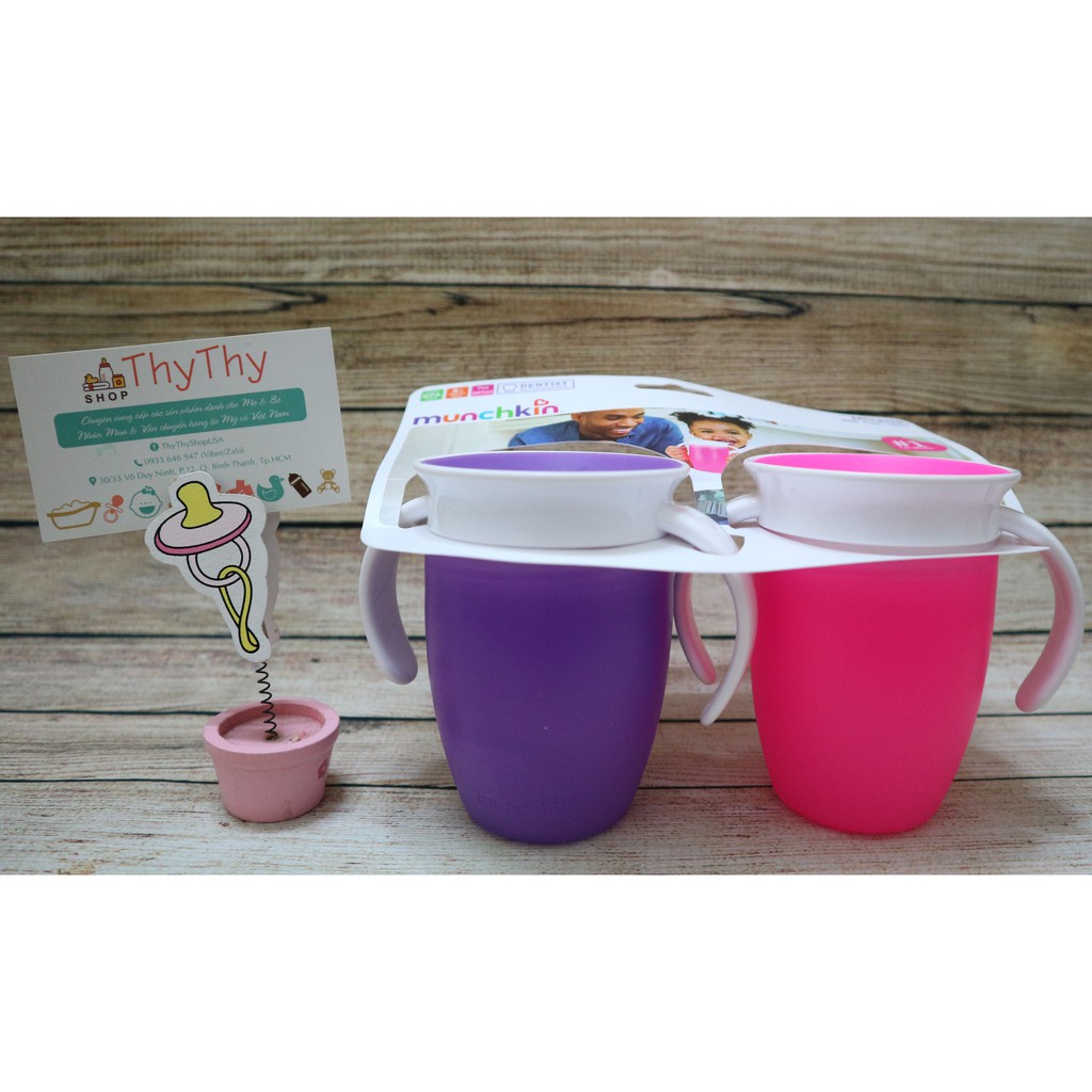 LY CỐC TẬP UỐNG NƯỚC CHỐNG ĐỔ 360 ĐỘ - MUNCHKIN