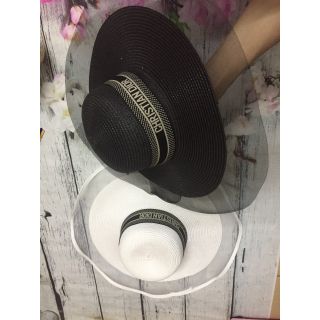 Mũ cói vành rộng viền lưới siêu sang chảnh