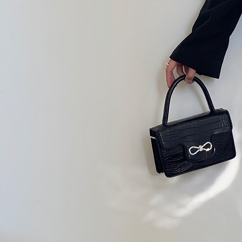 Túi Đeo Chéo Vuông Nắp Gập Phối Dây Xích Họa Tiết Da Cá Sấu Phong Cách Cổ Điển Mẫu Mới 2022 Thời Trang Cho Nữ