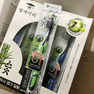 Bàn chải đánh răng than tre bossi