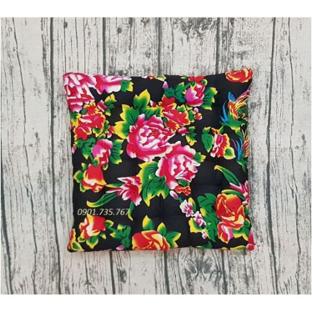 ĐỆM GHẾ CON CÔNG VẢI ĐẸP 30x30CM