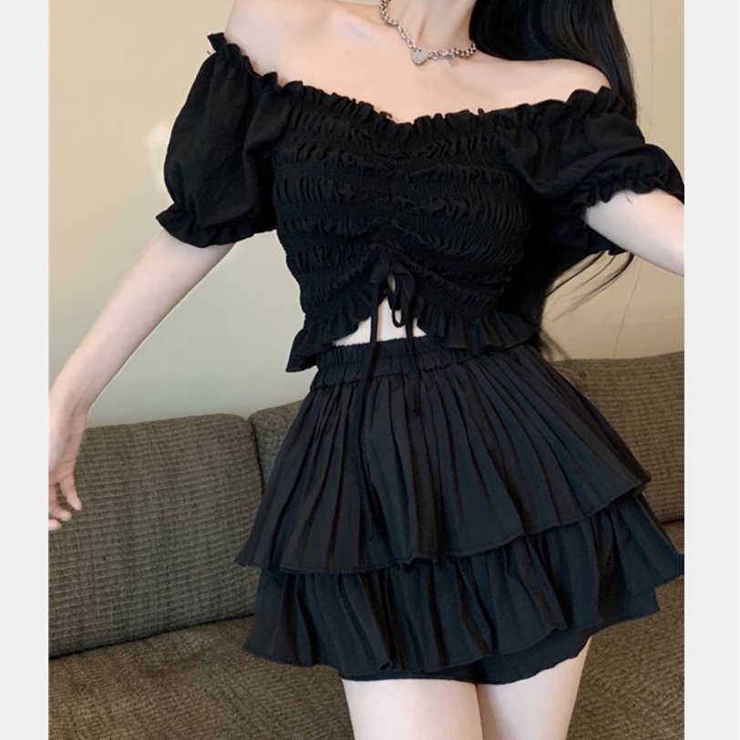 Bộ Áo Sơ Mi Ngắn Tay Trễ Vai + Chân Váy Ngắn Lưng Cao Xếp Ly Dễ Thương