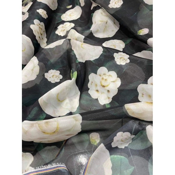 Vải tơ hoa hồng