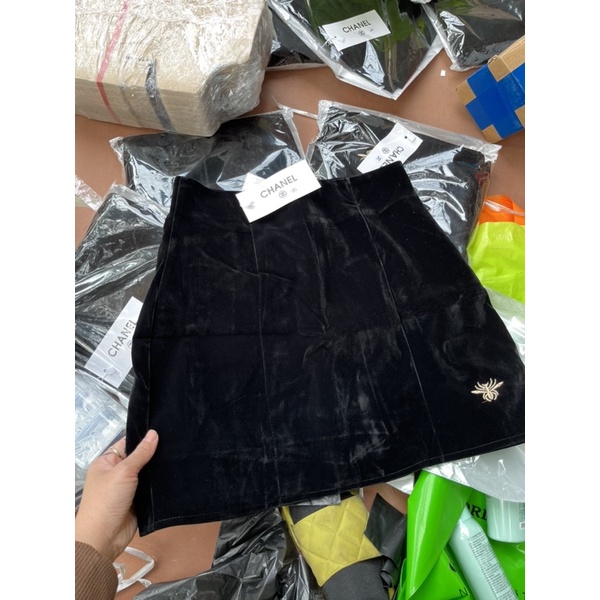 CHÂN VÁY NHUNG THÊU ONG