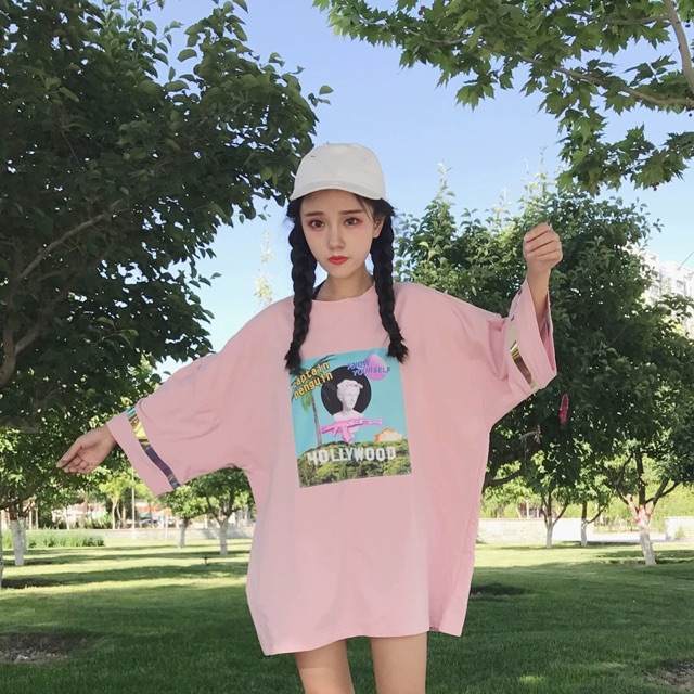 Áo phông hồng pastel oversize