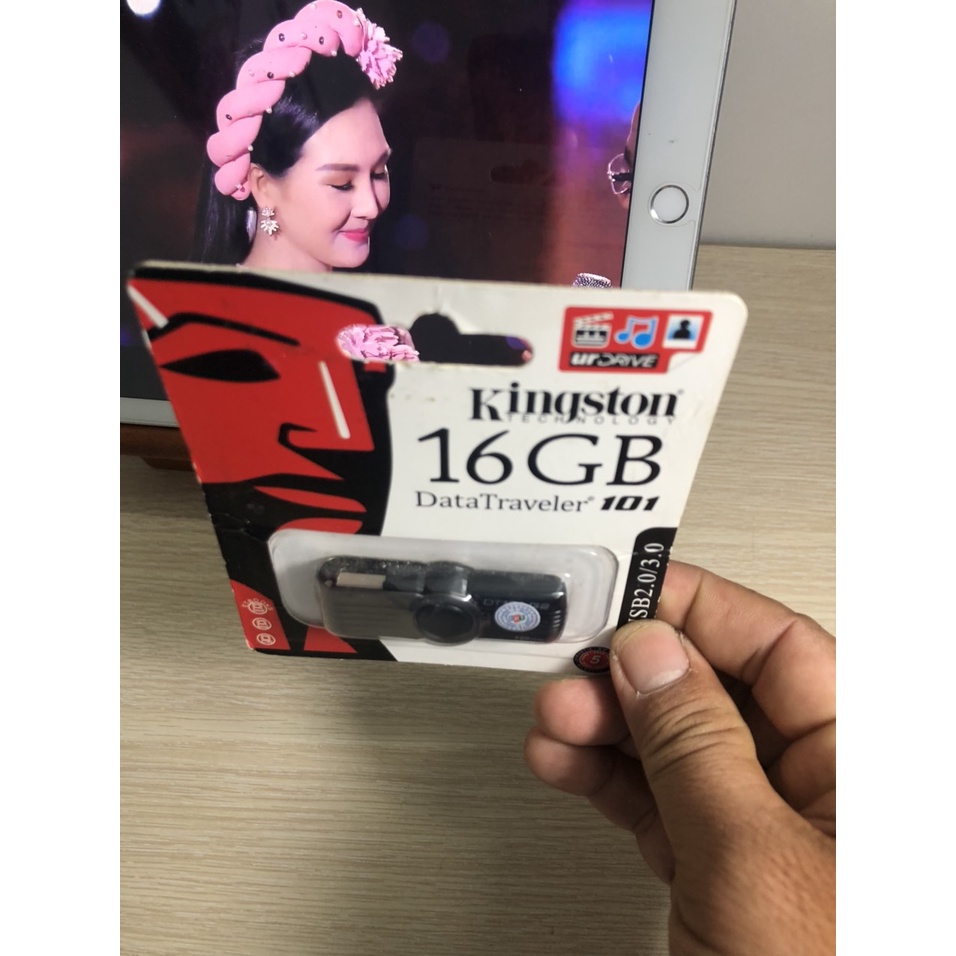 USB KINGSTON 16G
