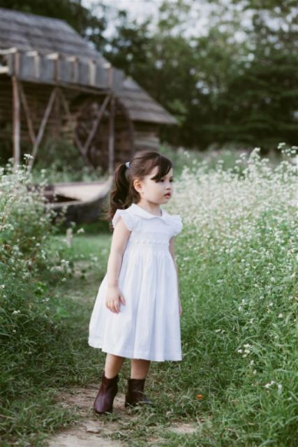 Váy smock Her corner trắng thêu hoa trắng