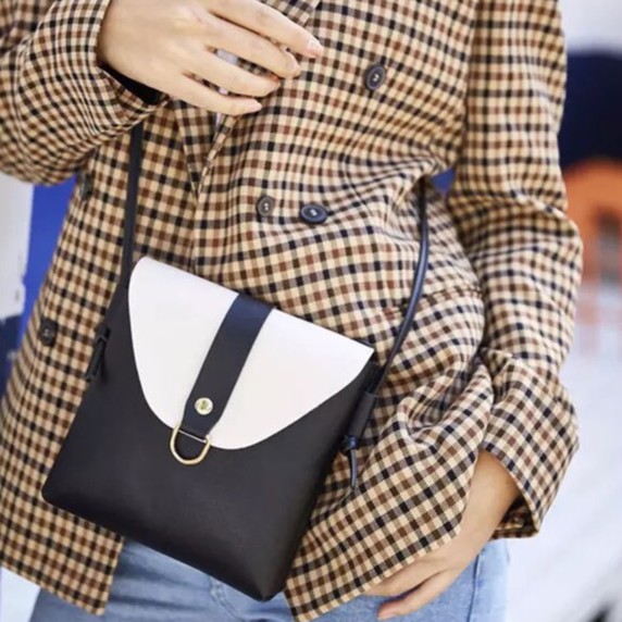 Túi Đeo Chéo Năng Động Cá Tính