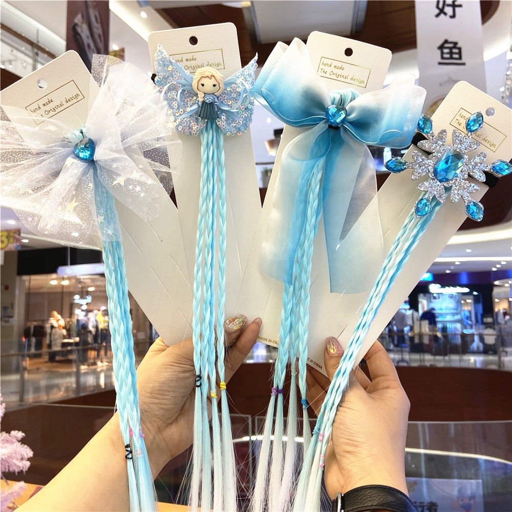 Kẹp tóc hóa thân phong cách nữ hoàng băng giá cho bé