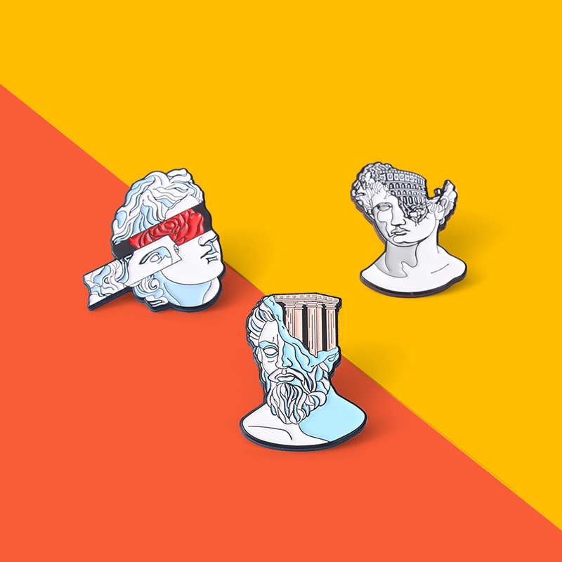 Ghim cài áo hình điêu khắc thần Ky Lạp cổ đại