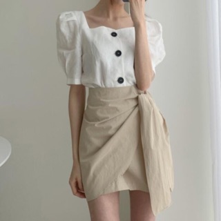 Áo sơ mi nữ cổ vuông,phối cúc đen B-A-M STORE