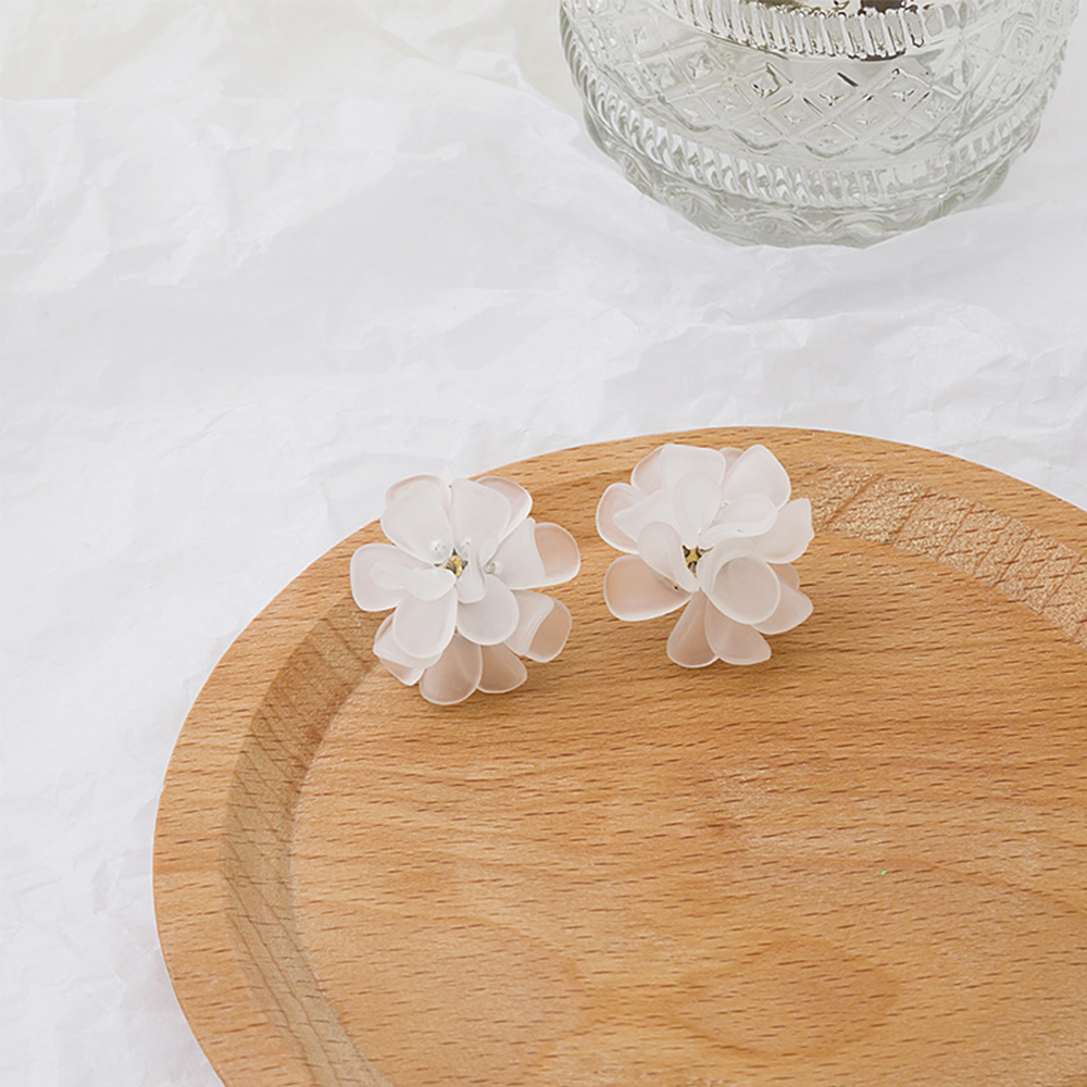 Hoa tai đinh tán hình bông hoa thời trang Hàn Quốc cho nữ