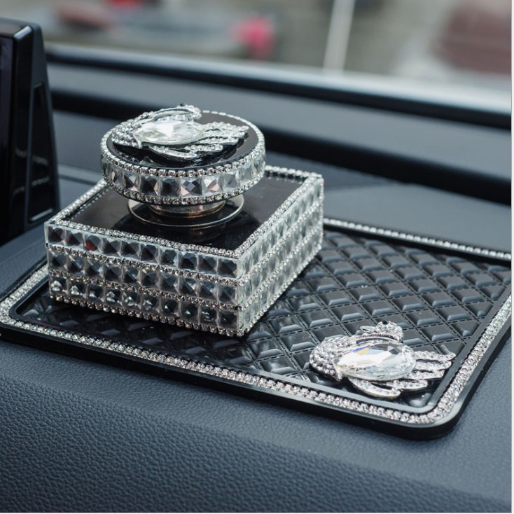 NƯỚC HOA Ô TÔ TRANG SỨC ĐÍNH ĐÁ