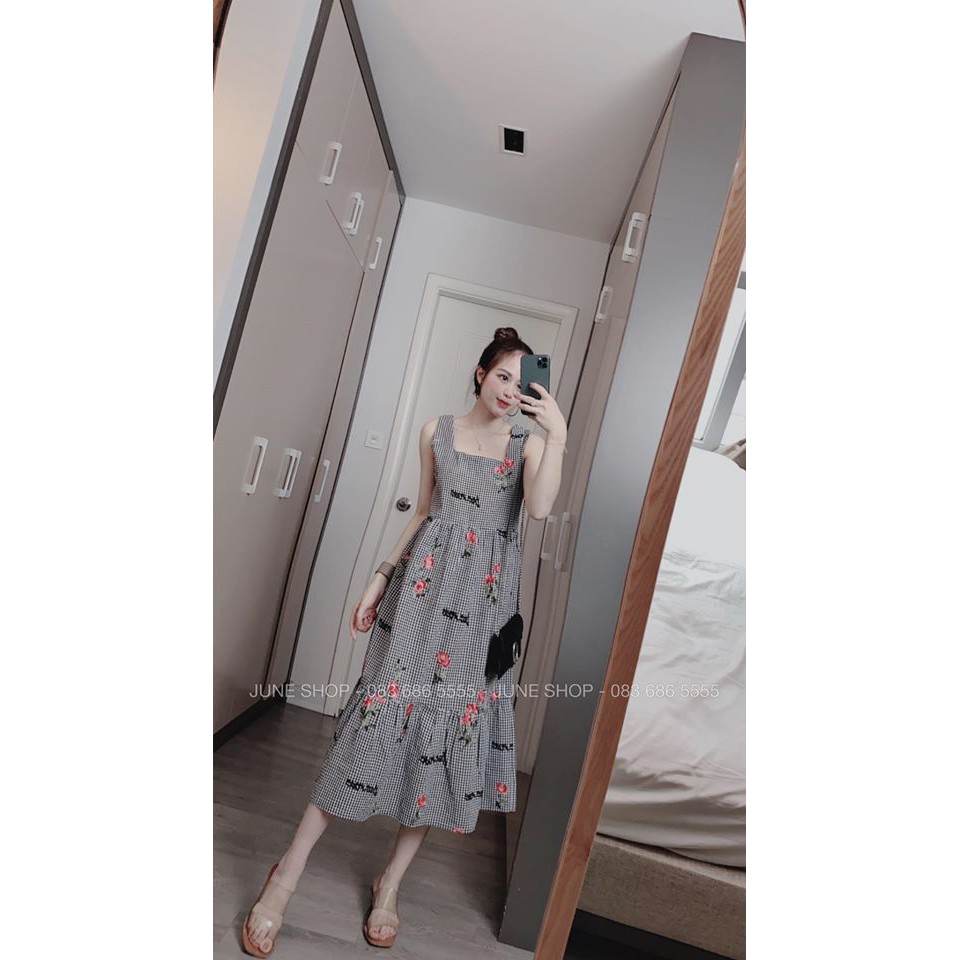 VÁY ĐŨI BẦU SÁT NÁCH THÊU HOA SANG CHẢNH