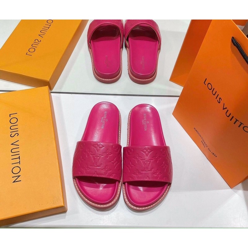 Dép lê LV hoa văn vân chìm đủ 3 màu