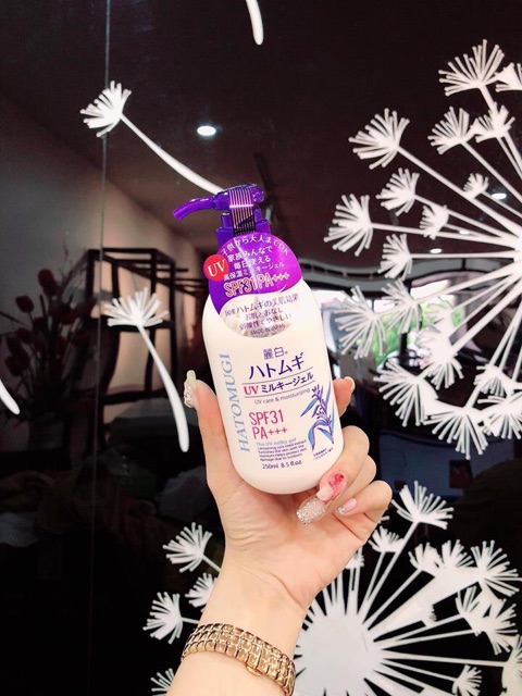 SỮA DƯỠNG THỂ TRẮNG DA CHỐNG NẮNG HATOMUGI SPF31 PA+++ | BigBuy360 - bigbuy360.vn