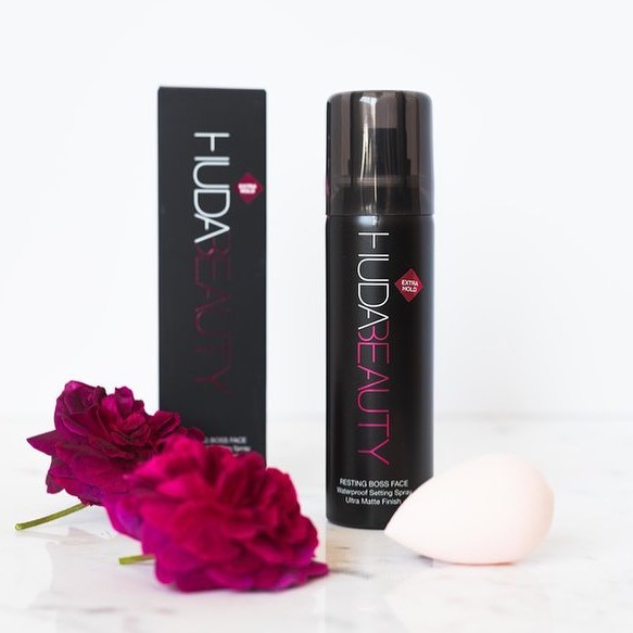 XỊT KHÓA LỚP TRANG ĐIỂM SETTING PRAY RESTING BOSS FACE HUDA BEAUTY 100ML CHÍNH HÃNG - 5848
