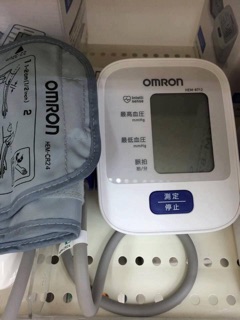 MÁY ĐO HUYẾT ÁP OMRON HEM 8712
