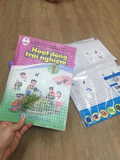 [Set 10 Tờ] Đề Can Bọc Sách Vở Cho Bé – Giấy Bọc Dán Sẵn, Chống Thấm Nước, Họa Tiết Dễ Thương, Bền Đẹp