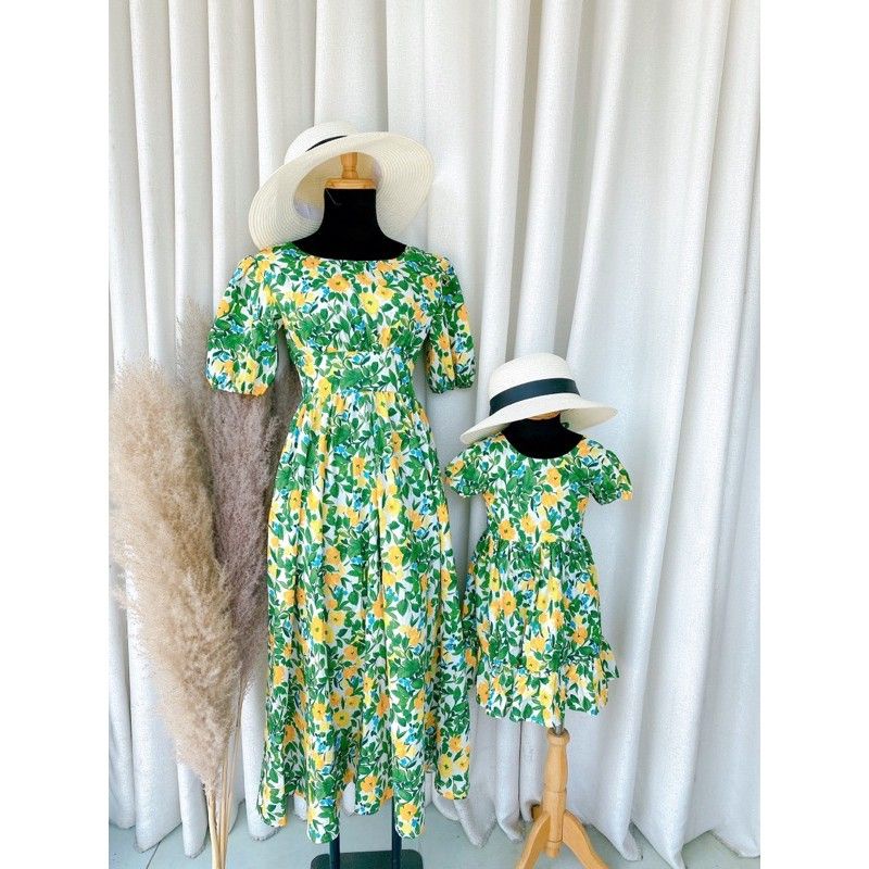 Set Gia đình đi biển xanh lá