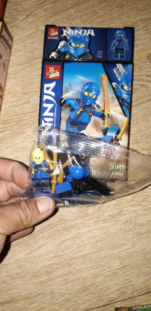 Lắp ráp 1 hộp LegoNinja SX3029 có nhiều chi tiết