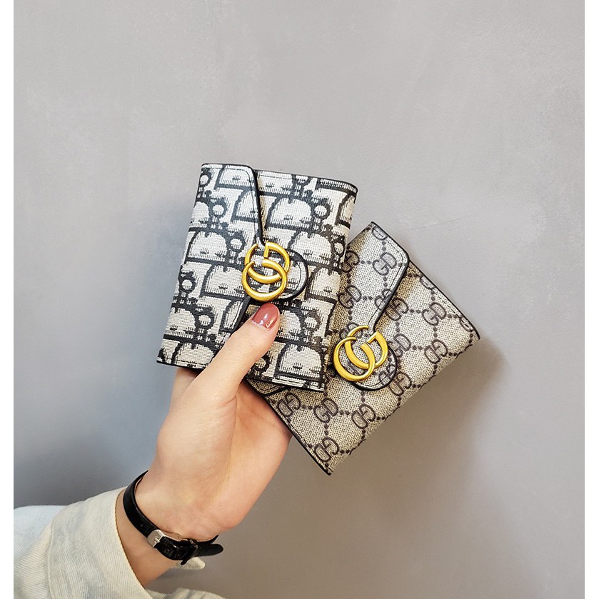 Ví gấp đựng thẻ ngắn nhỏ có nút bấm in họa tiết bàn cờ