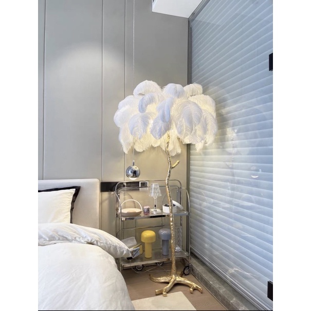 Đèn sàn để phòng ngủ, phòng khách lông vũ Ostrich Lamp cao cấp