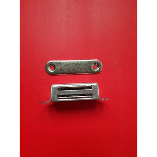 Nam châm hít cửa tủ bằng inox