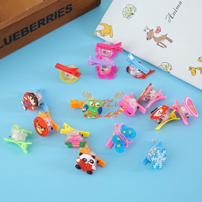 Kẹp tóc phát sáng trong bóng tối.Họa tiết hoạt hình xinh đẹp cho bé