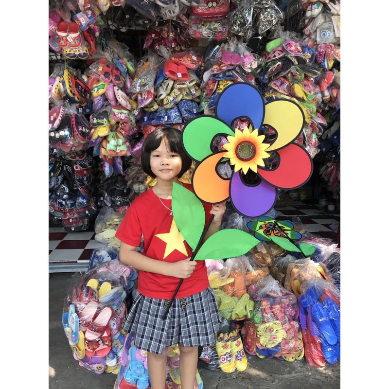 Chong chóng cầu vồng hoa hướng dương, tặng kèm 502 + chong chóng nhỏ