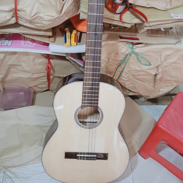 Đàn guitar classic dành cho mới tập chơi
