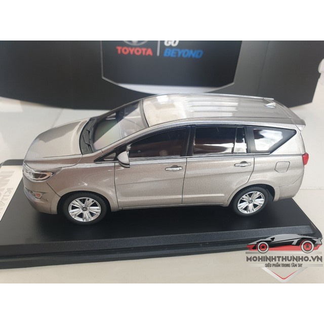 Xe mô hình Toyota Innova, tỉ lệ 1:32, Dealer