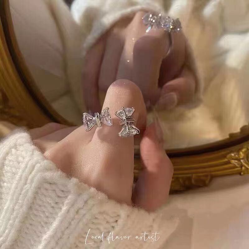 Nhẫn hở hình bướm đính đá zircon