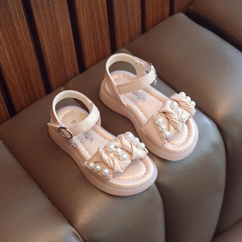 Giày sandal bé gái mã 657