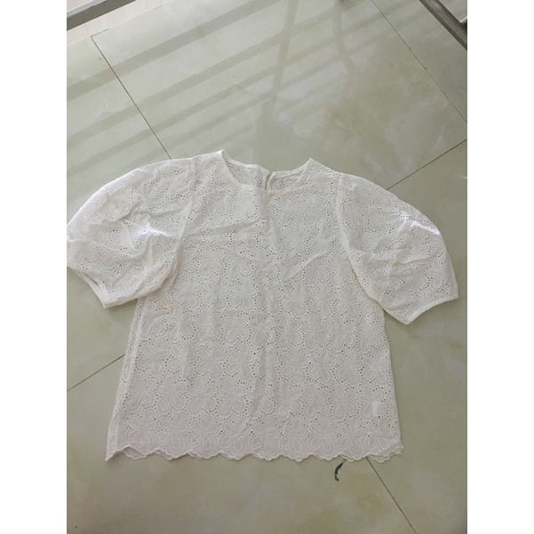 Áo ren tay phồng siêu đẹp size 60kg mới 95%