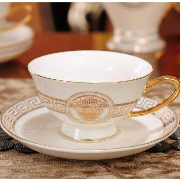 BỘ ẤM CHÉN SỨ XƯƠNG KÈM  BÌNH ĐƯỜNG RÓT SỮA VERSACE MÀU TRẮNG VIỀN VÀNG