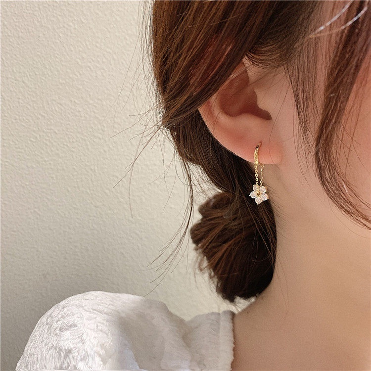 Bông tai s925 kim bạc tua nhỏ hoa sao đính đá chuỗi thả rơi mềm mại LACC 18027