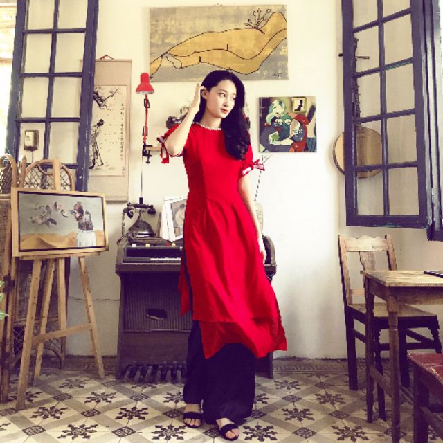 Áo dài đỏ 4 tà cách tân