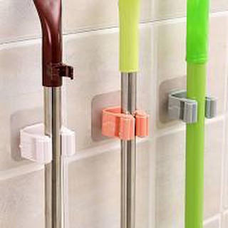 Móc dán tường kẹp giữ chổi