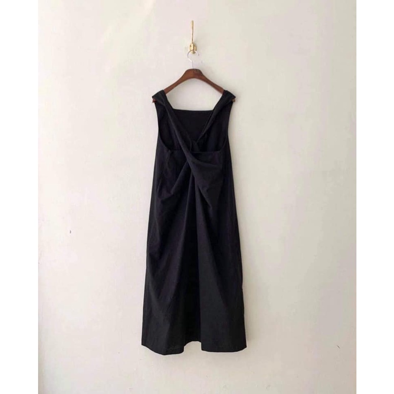 Váy chéo lưng đen