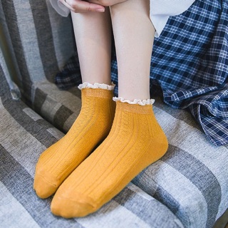 Tất vintage ren nhún bèo cổ ngắn