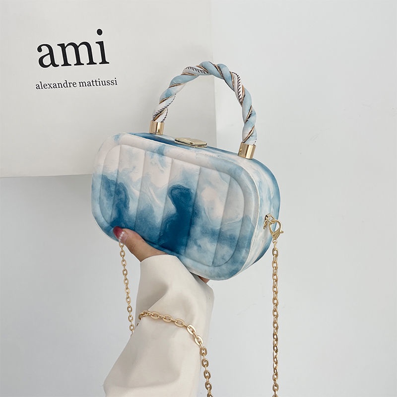 Túi Xách Đeo Vai Hình Vuông Cỡ Nhỏ Màu Sáng Phối Dây Đeo Sợi Xích Thời Trang Mùa Hè Sang Trọng