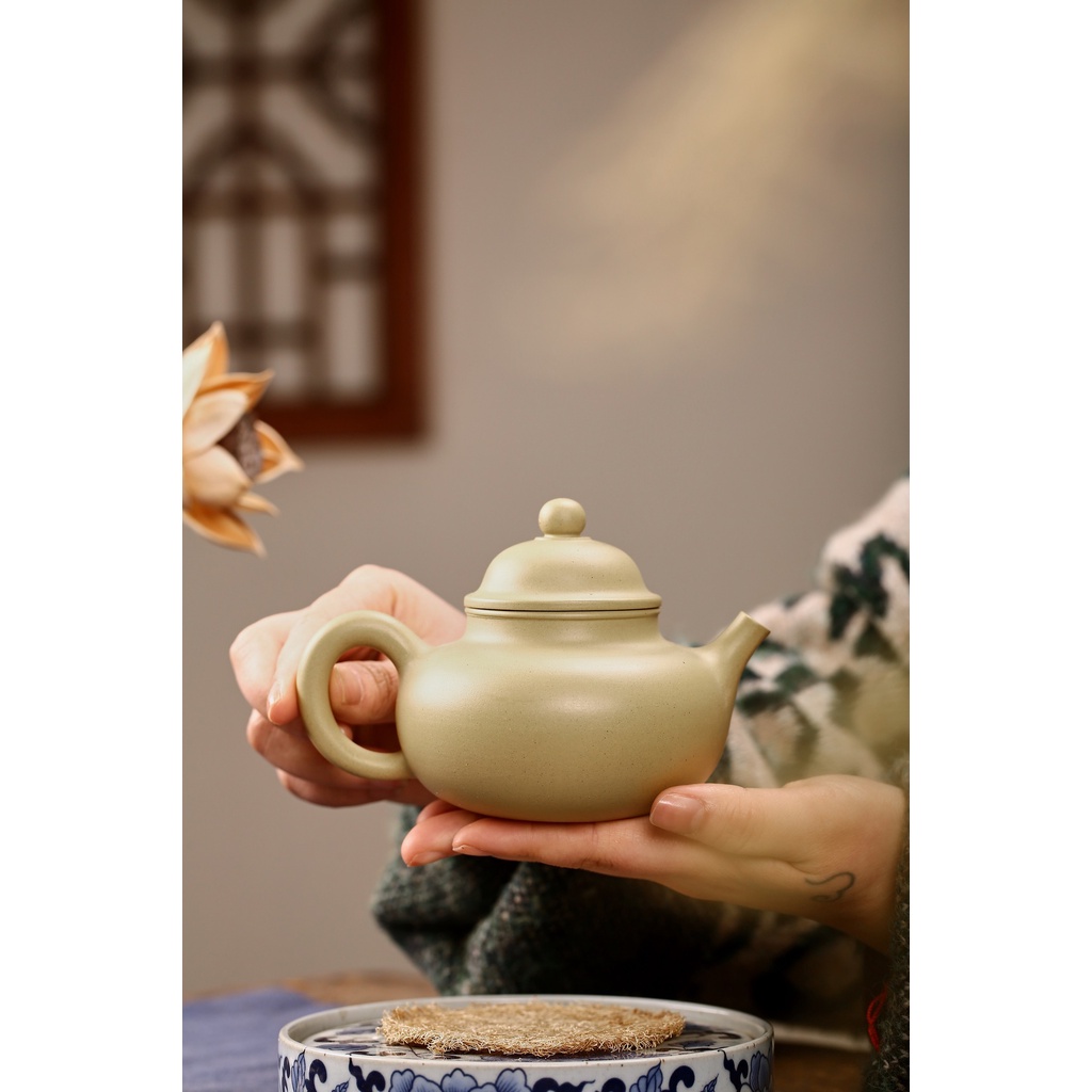 Ấm Tử Sa Nghi Hưng Dung Thiên 280 ml (Bổn Sơn Lục)