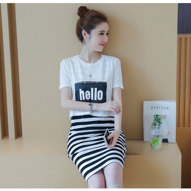 Set áo và váy kẻ sọc xinh xắn qa20